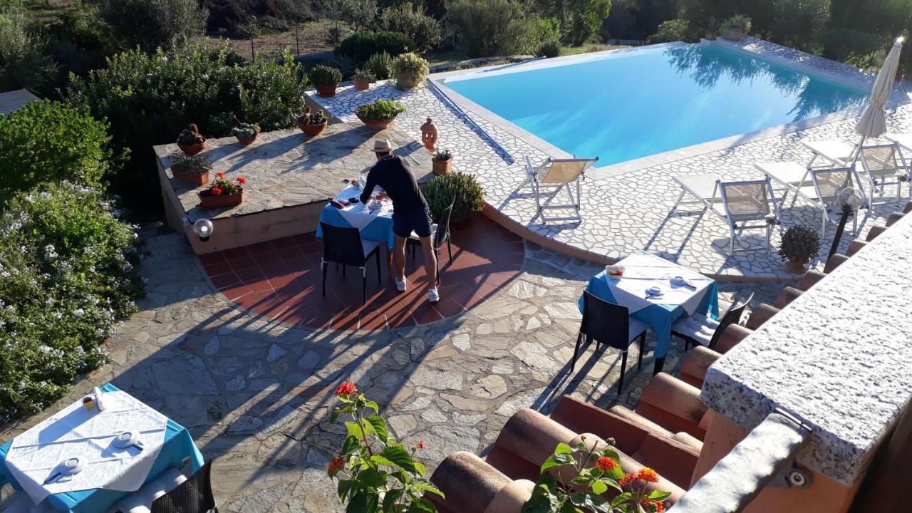 Li Muntigeddi Ξενοδοχείο San Teodoro  Εξωτερικό φωτογραφία